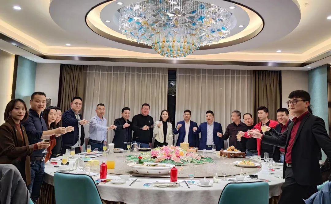 【卫浴洞察31】创一代如何让二代更好接班,卫浴与门窗行业案例分析(图2) 【卫浴洞察31】创一代如何让二代更好接班,卫浴与门窗行业案例分析(图2)