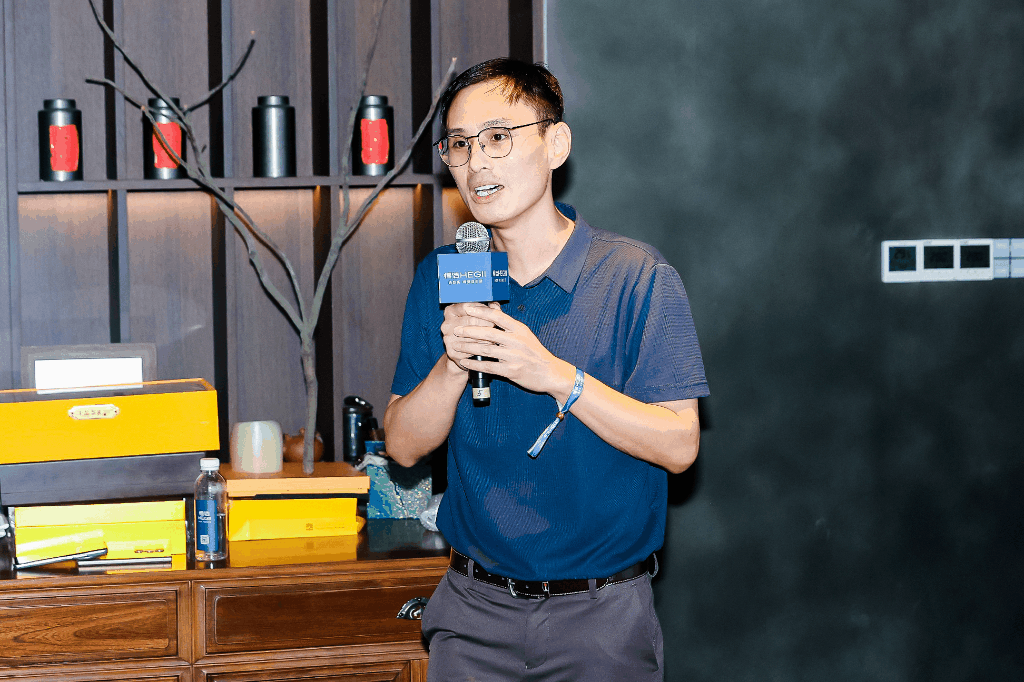 2-240R6101Q2156.gif