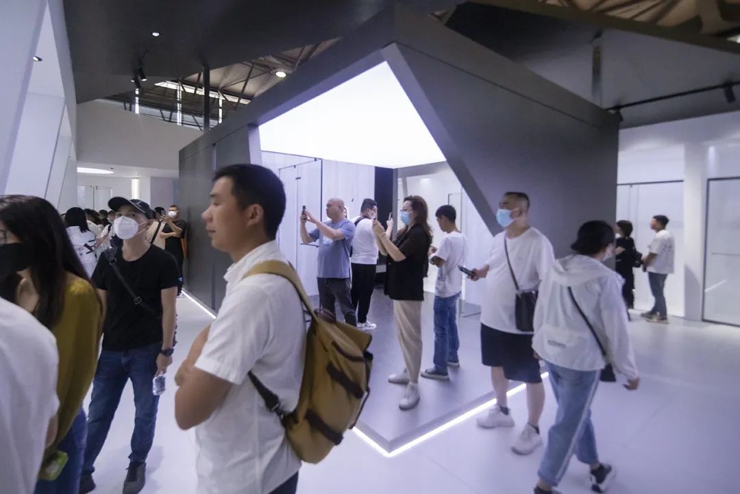 耀世登场丨2023上海厨卫展，TT 淋浴房以“罕见的杰作”掀起几何美学热潮(图21)